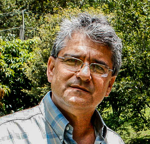 Herman Gutierrea Maya "El coleccionista y comerciante de autos de coleccion mas destacado en Antioquia".